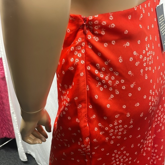On 34th Womens Fiery Red with White Little Flowers Midi Skirt NWT - Picture 4 of 5
